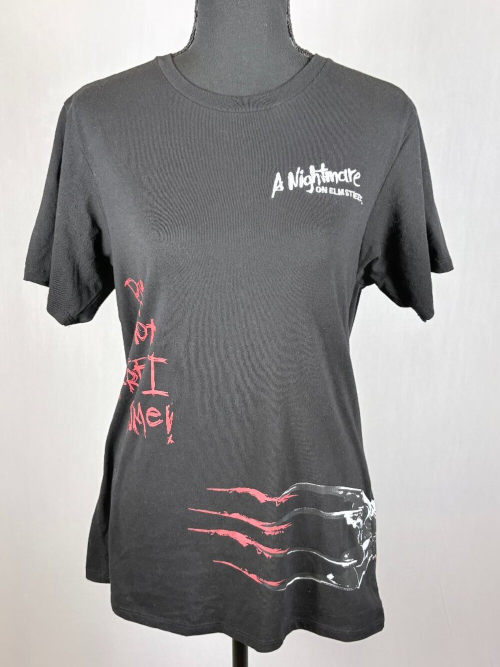 A Nightmare on Elm Street | Freddy Krueger Graphic T Shirt | Medium | Horror